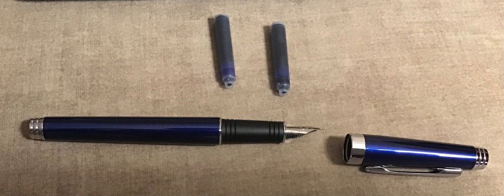 Pióro wieczne EXO granatowe w etui.