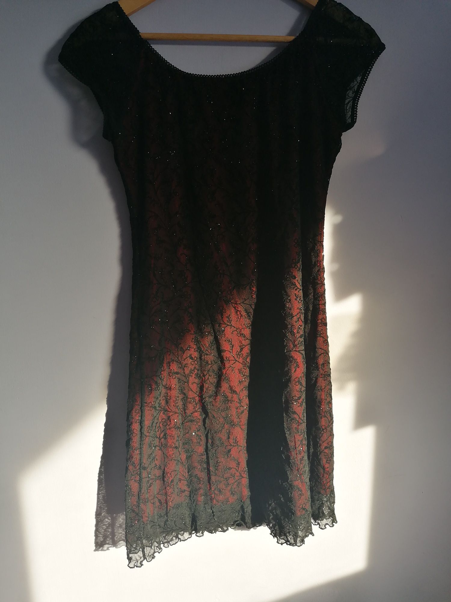 Sukienka czarna/czerwona, rozmiar M/S, vintage