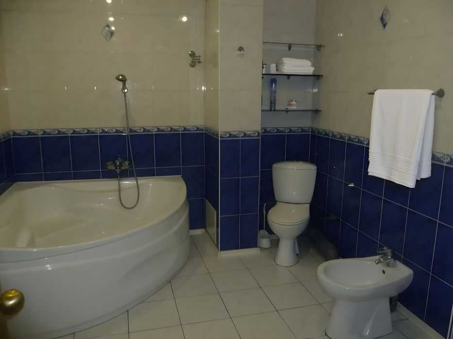 Продам 5-тикімнатну квартиру на ж/м Парус-2