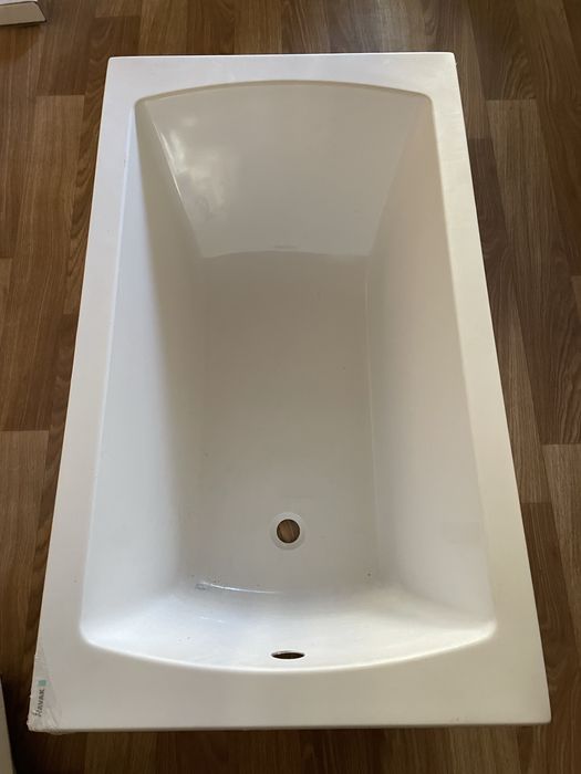 Ванна акрилова  RAVAK CLASSIC II 120X70 Нова