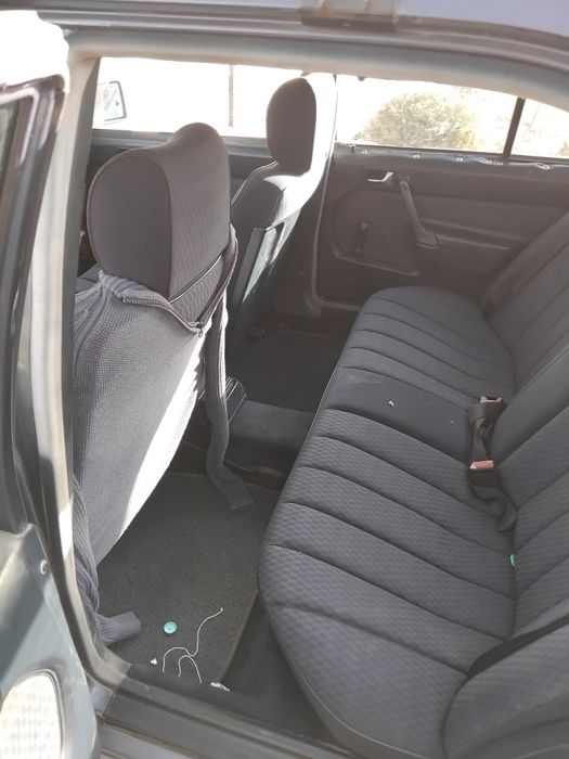 Mercedes 190 a funcionar 5 *