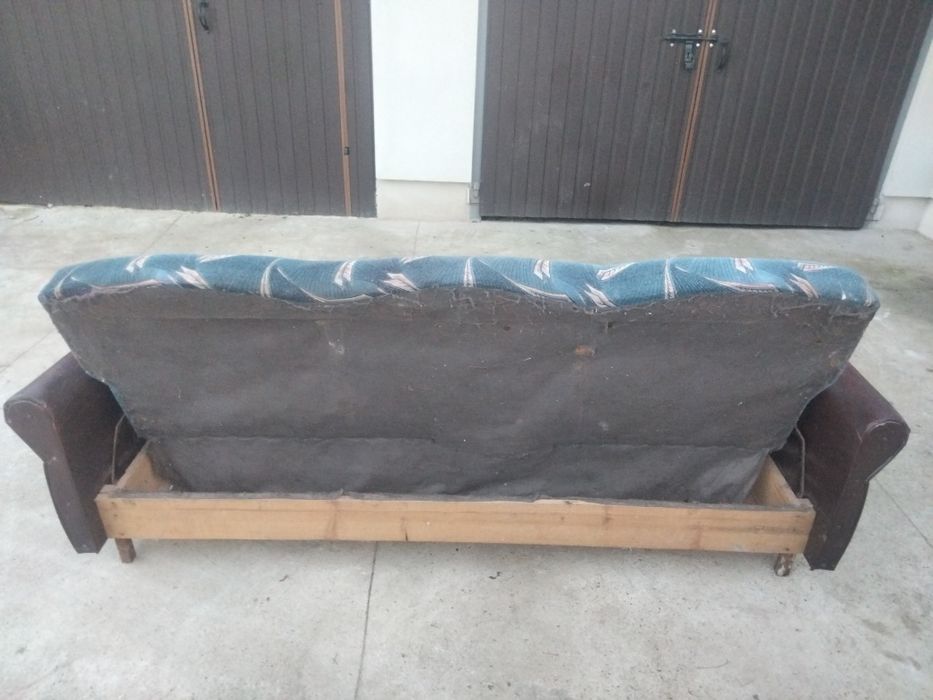 Кому потрібен дзвоніть.