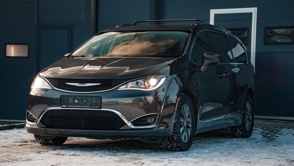 Wynajem Chrysler Pacifica, Volvo xc90 minivan automat bus suv 7osobowy