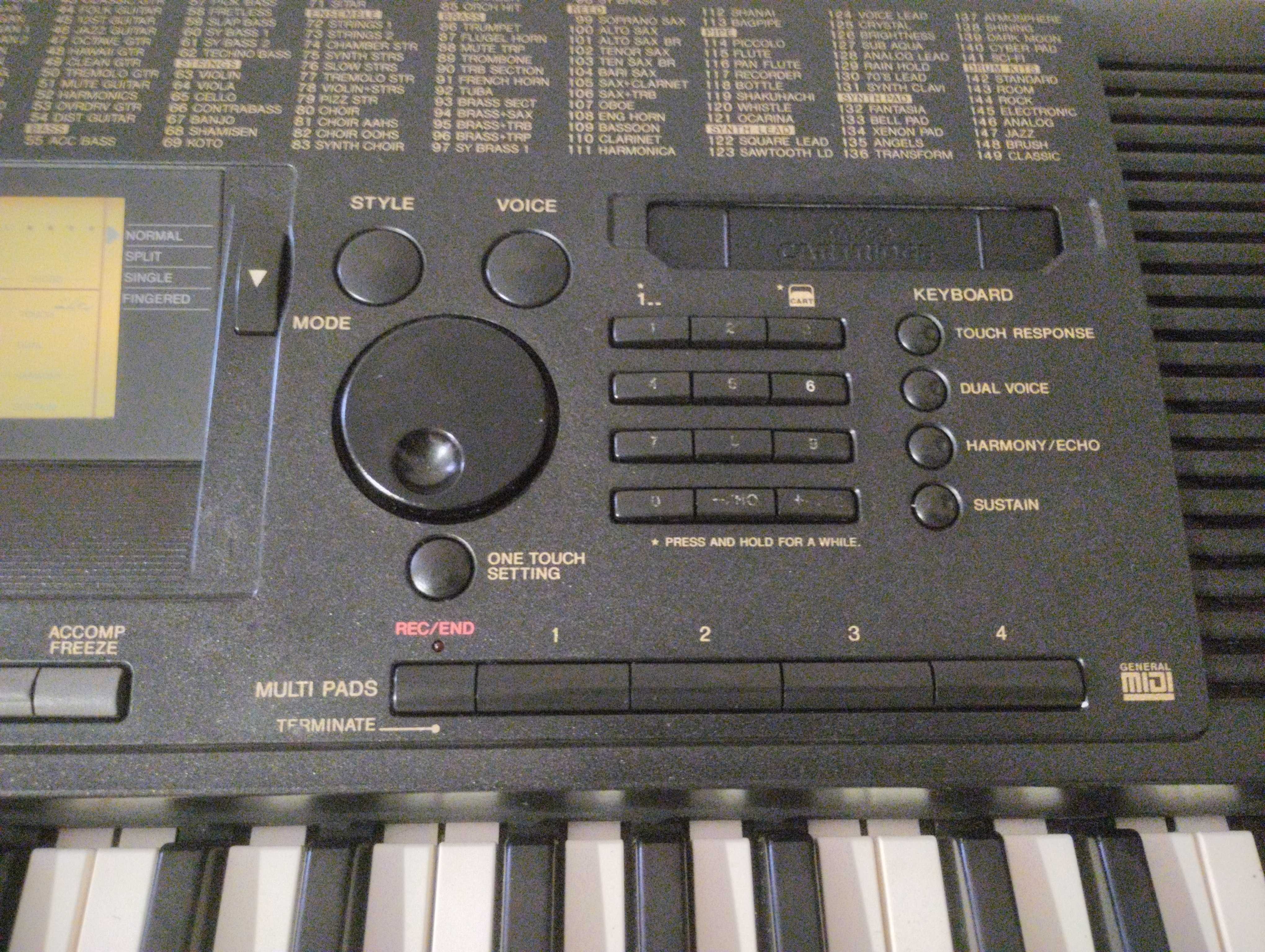 синтезатор YAMAHA PSR-520