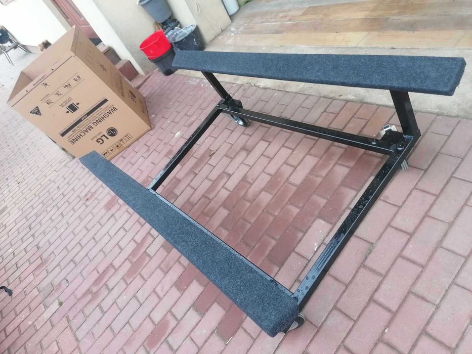 Wózek stojak na skuter wodny