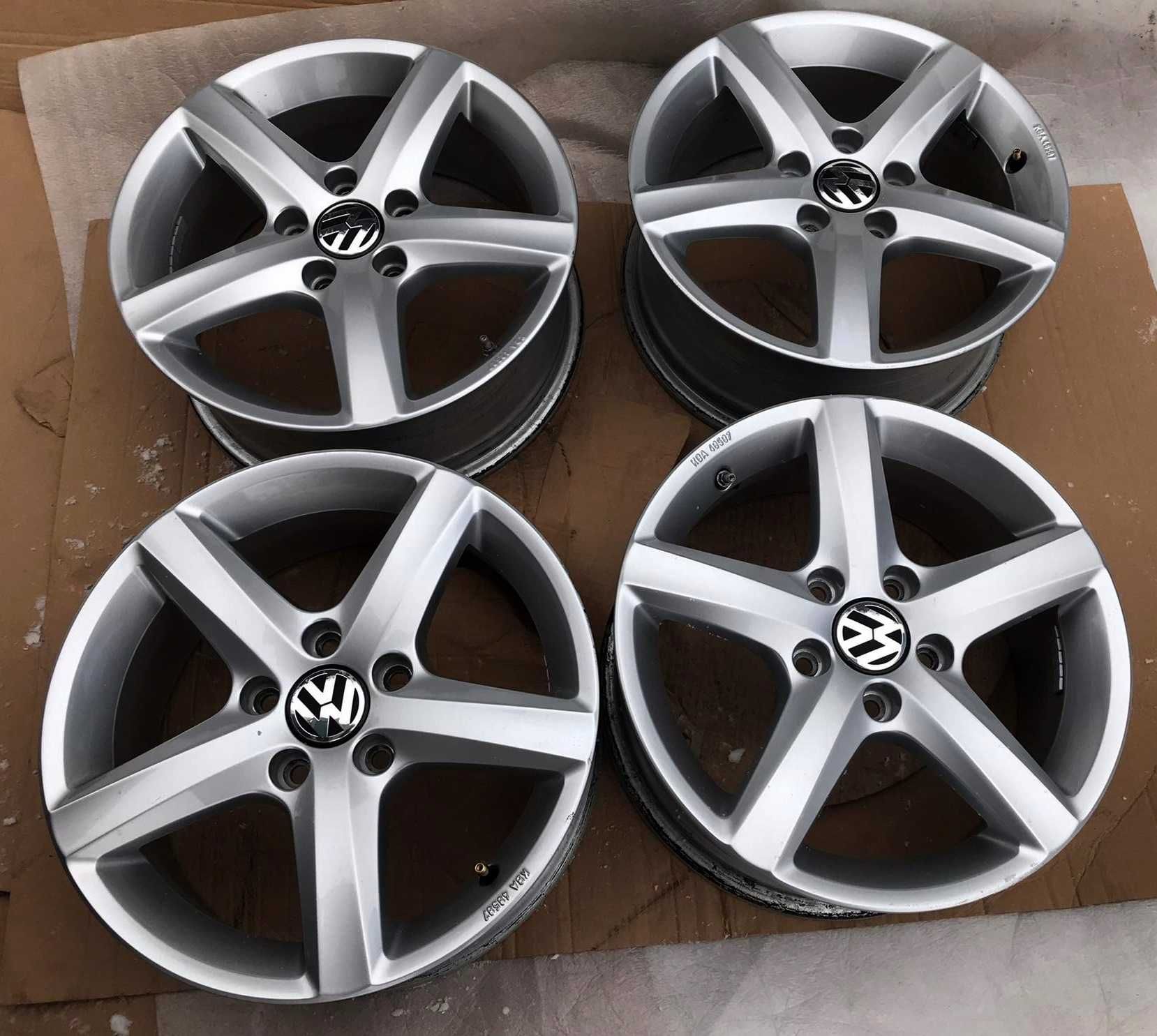 74# Alufelgi 5x112 r16 VW Touran Tiguan Passat Golf Jetta Sharan Caddy