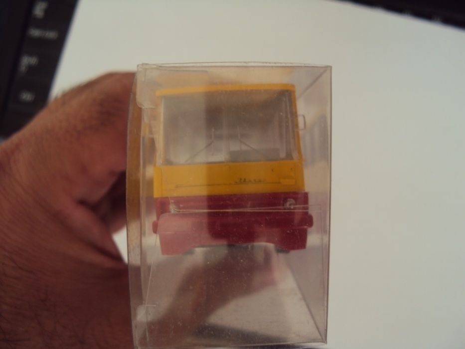 model autobusu do kolejki 1/87 H0 ikarus 260 z przesyłką