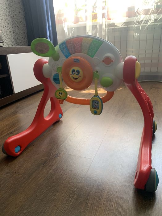 Розвиваючий ігровий центр-ходунки 4в1 Chicco