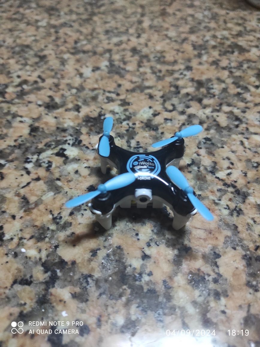 Mini drone telecomandado