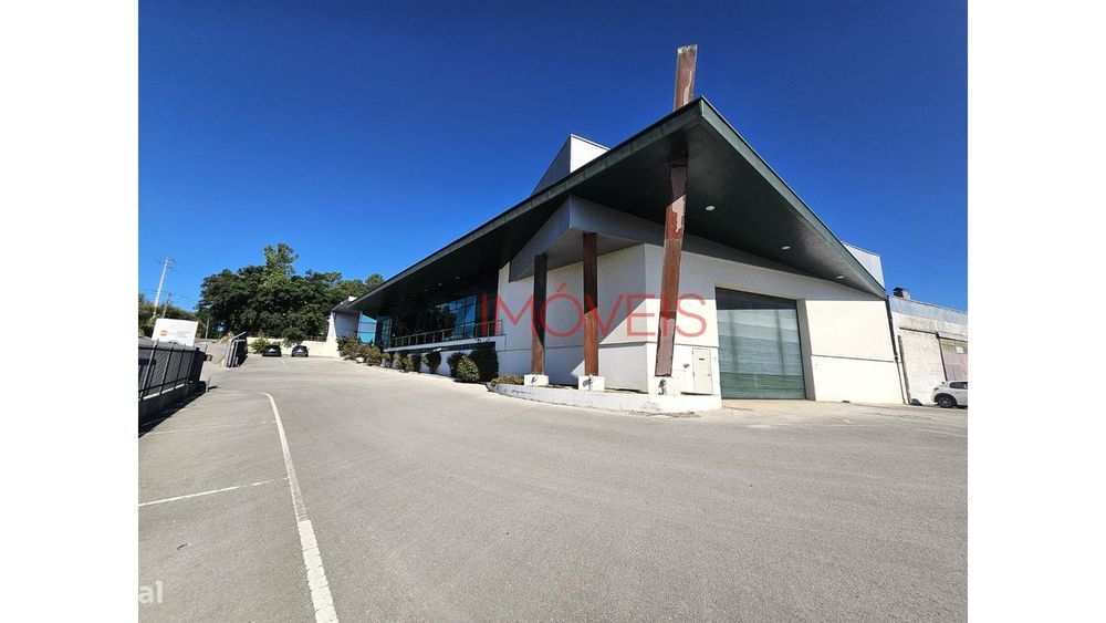 Arrenda-Se Armazém Em Autoguia