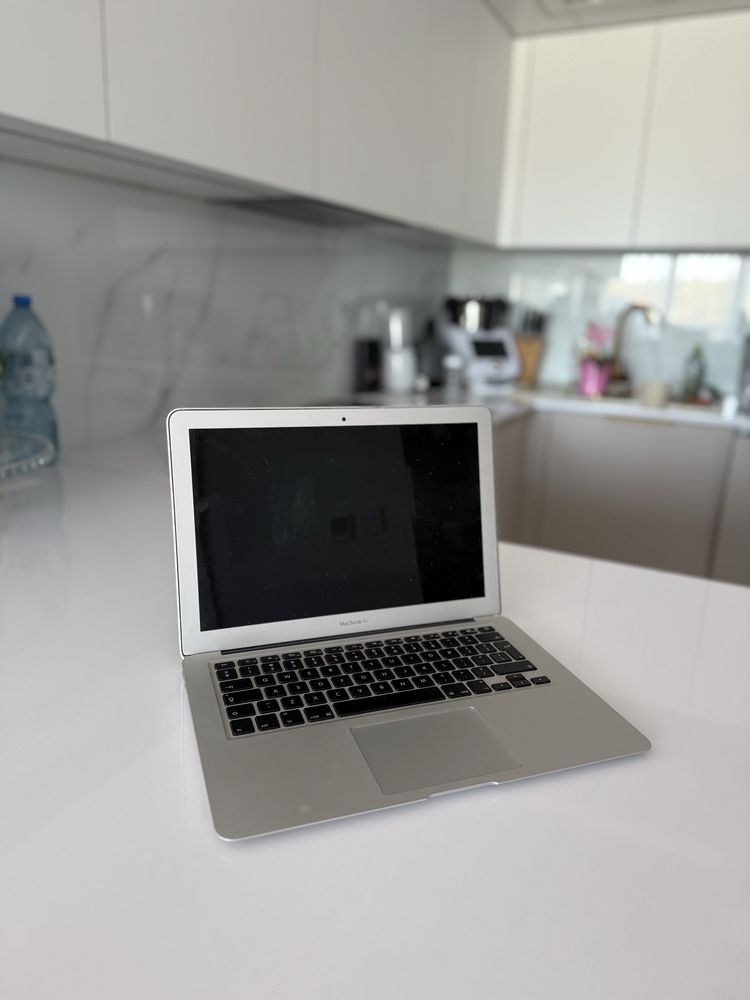 Laptop MacBook srebrny