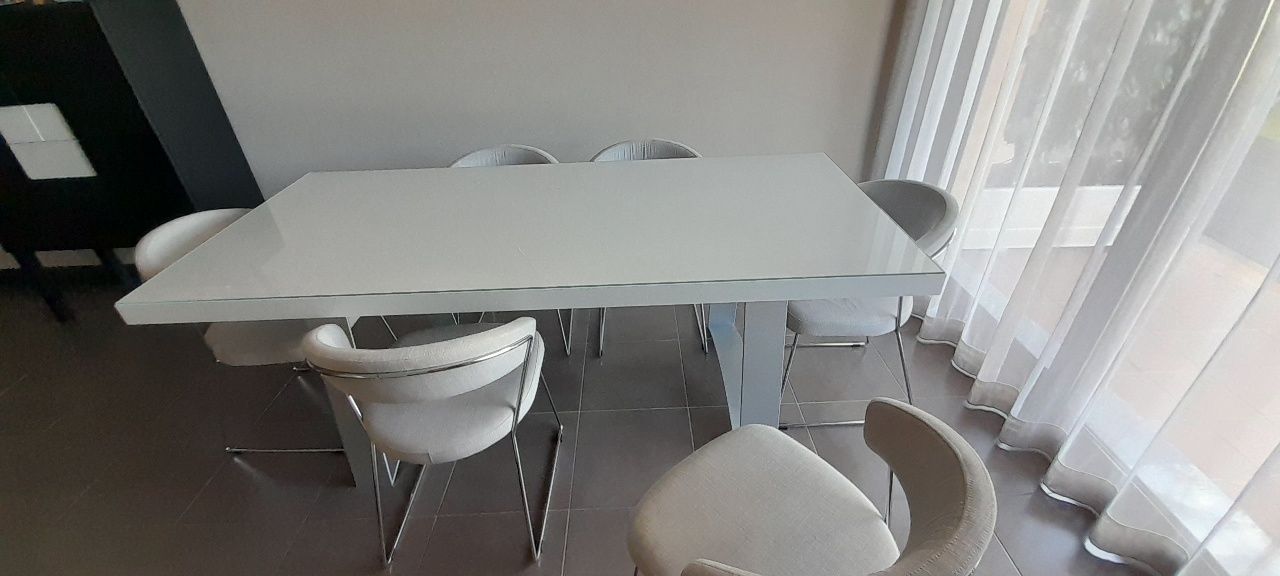 Mesa jantar e 6 cadeiras marca Antarte inclui vidro protector alta gam