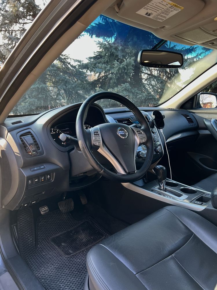 Nissan Altima SL(максимальная) Газ/бензин | Идеальное состояние