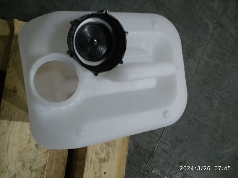 Канистра 5 л пластик  из под спирта