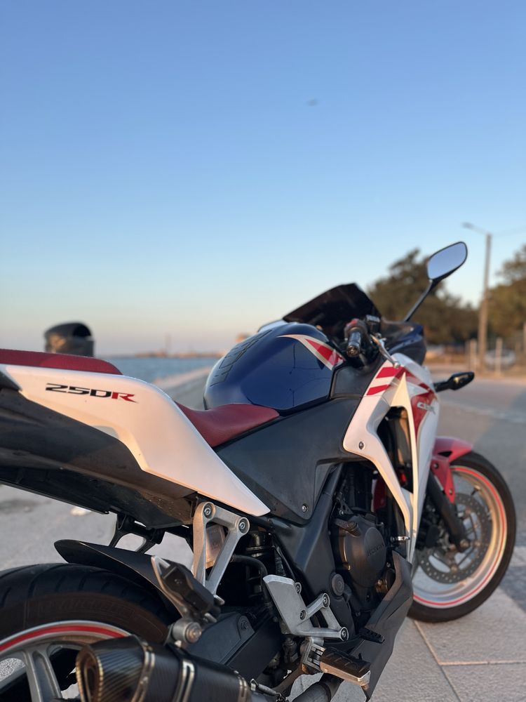 Honda CBR250 (Tricolor)