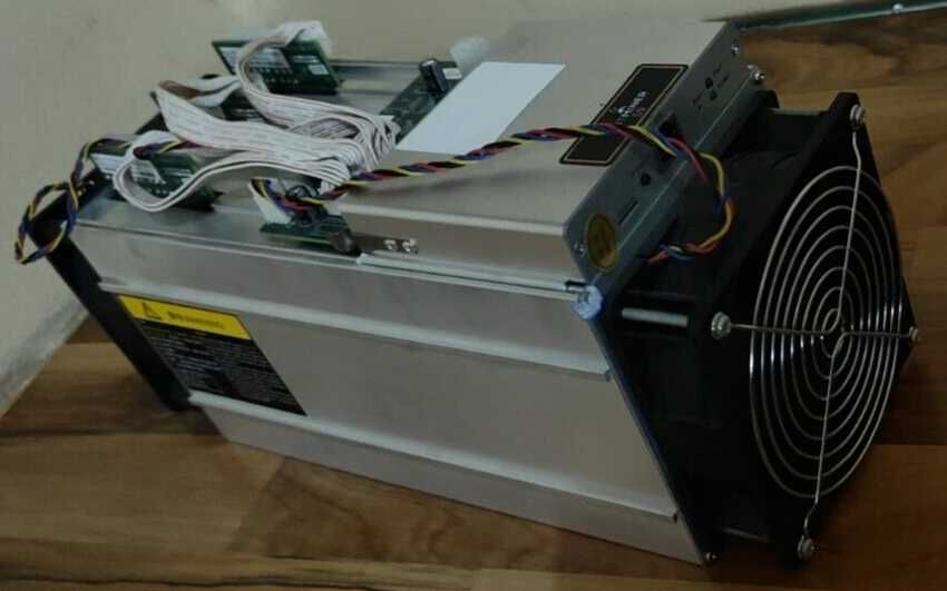 BITMAIN AntMiner S9 (13,5TH)