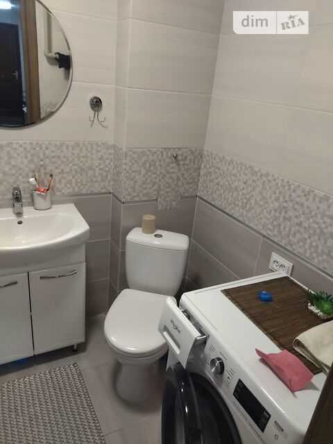 3к! квартира, Поділ, 5/10 пов, 73 м2, цегла, косметика, роздільні кімн