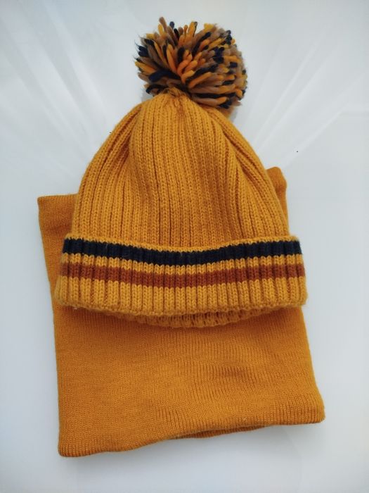 Дитячий зимовий набір шапки + шарф (розмір S, на дитину 2-х років)