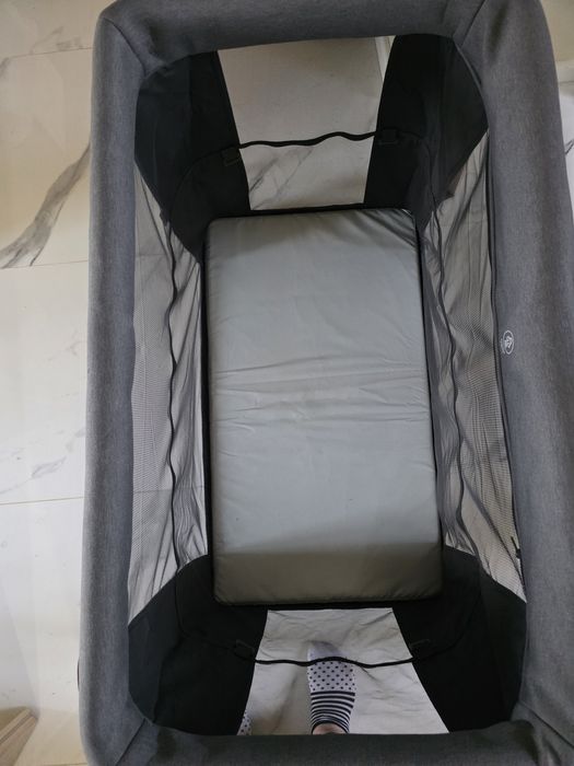 Maxi-Cosi Iris łóżeczko turystyczne Beyong Graphite ECO