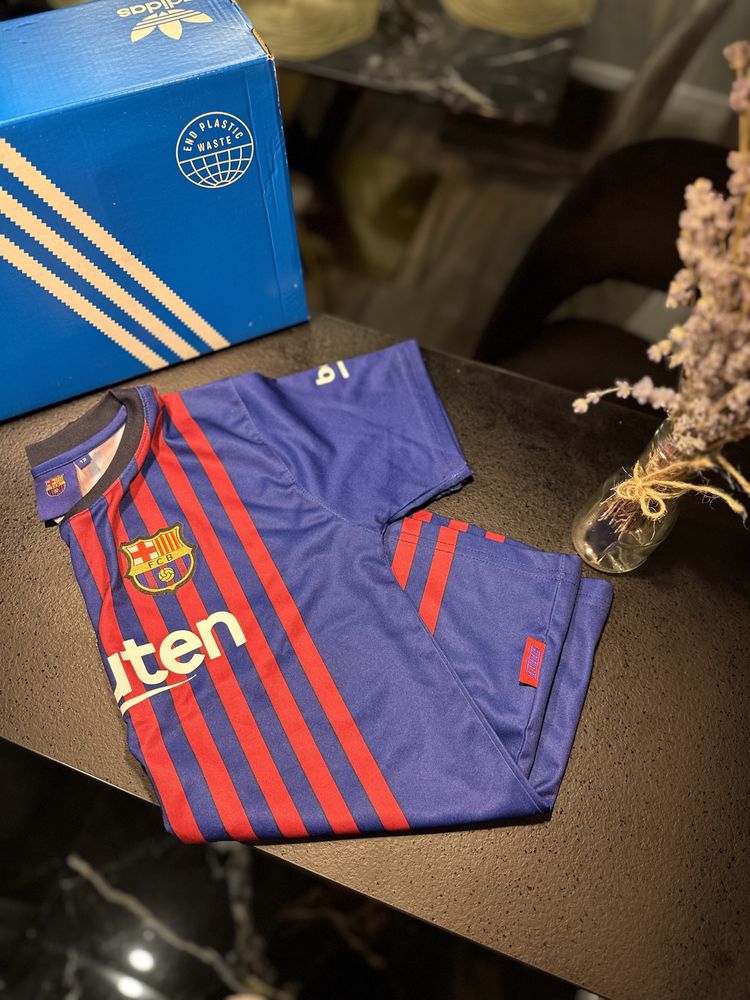Футбольні футболки Barcelona