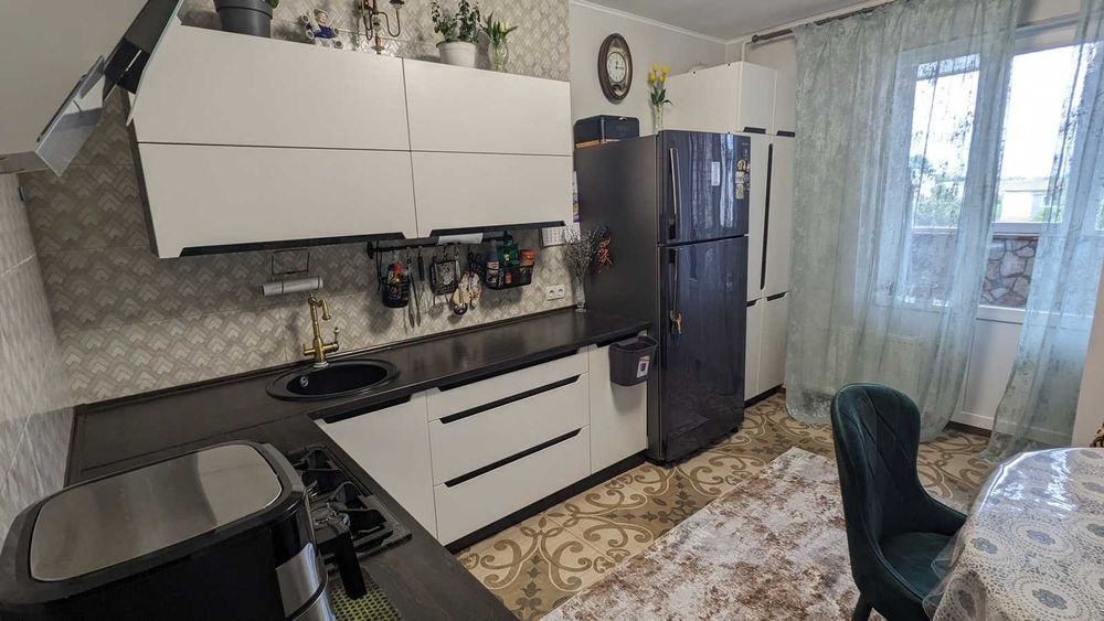 2 комнатная квартира Молодежное с хорошим ремонтом