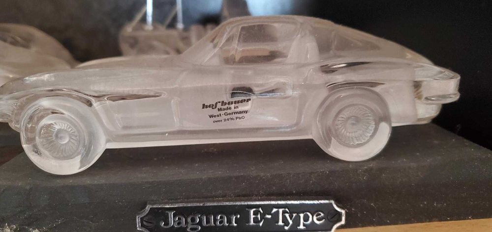 Vendo vários carros de cristal da Casa alemã Hofbauer, em bom estado.