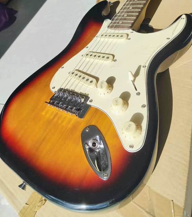 Piękna Gitara elektryczna stratokaster sunburst Nowa Nieużywana