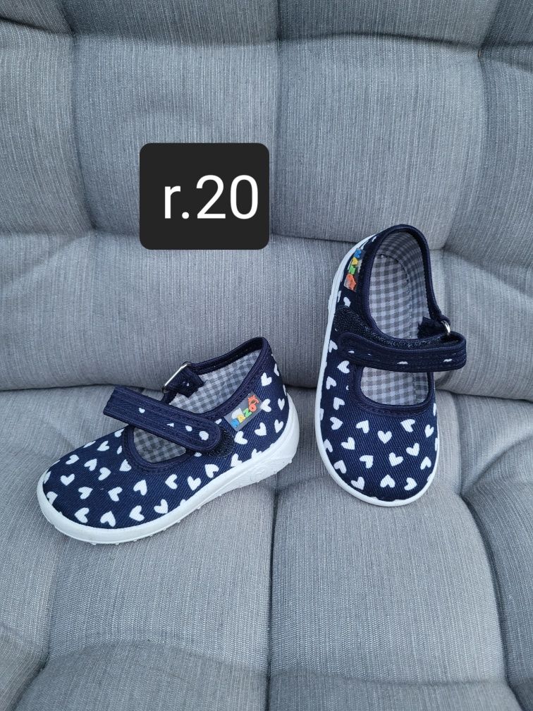 Nowe buty  kapcie dziewczęce Nazo r.20