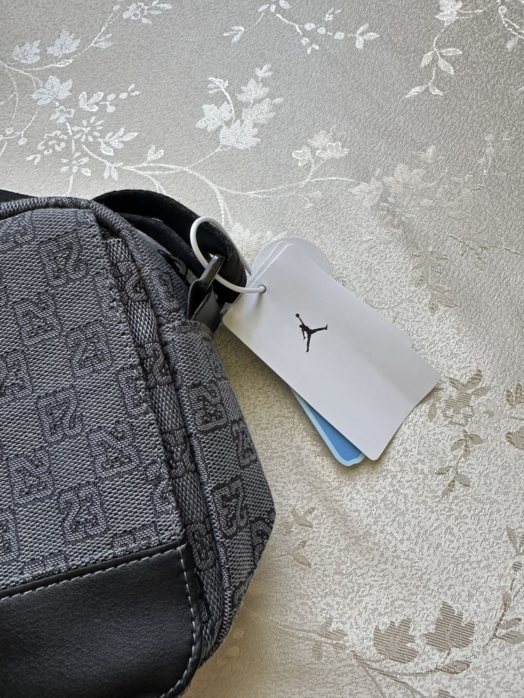 Сумка Air Jordan Monogram Crossbody | Nike, найк, джордан месенджер