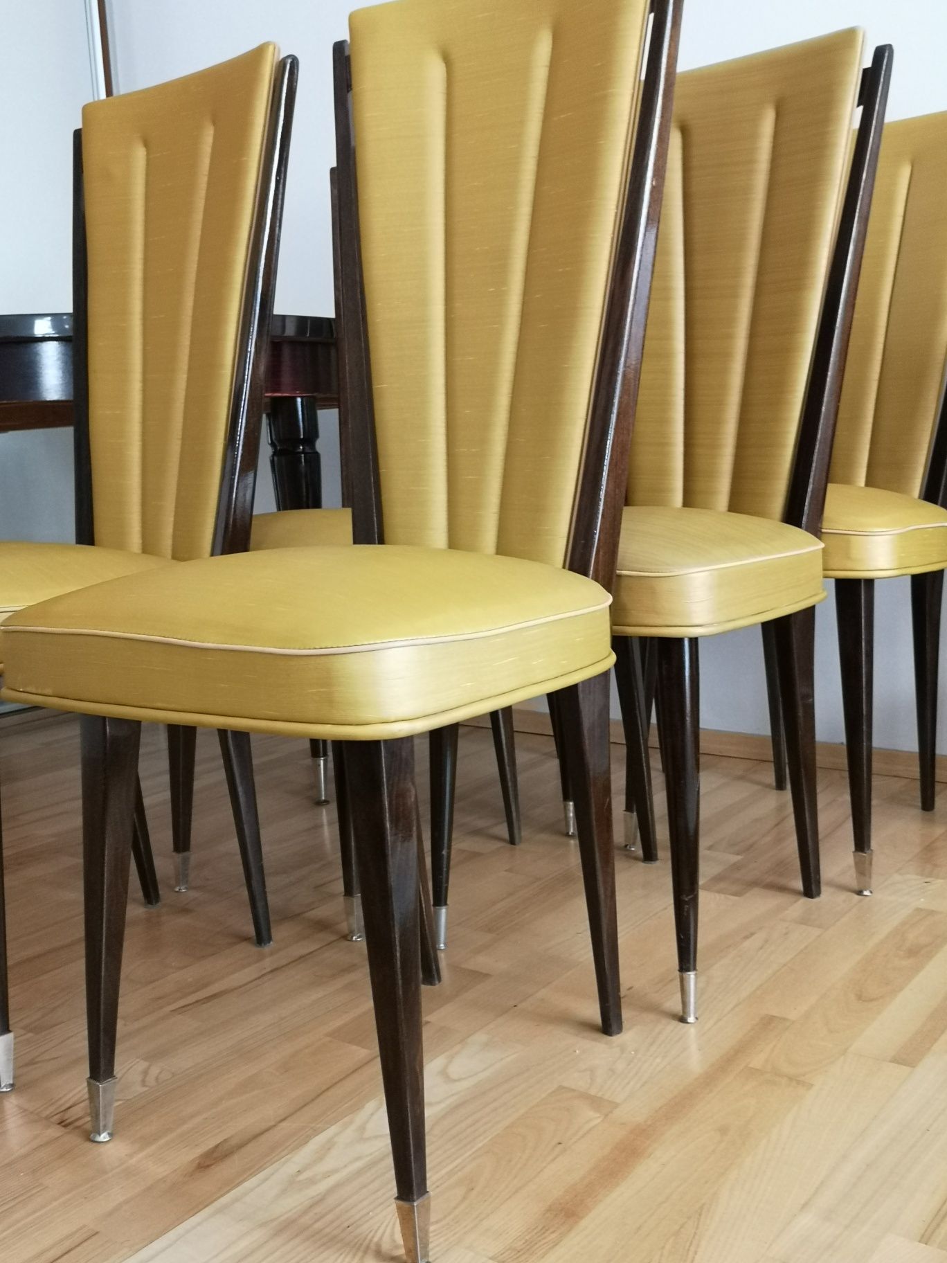 Mid century. Sygnowany. Stół z krzesłami