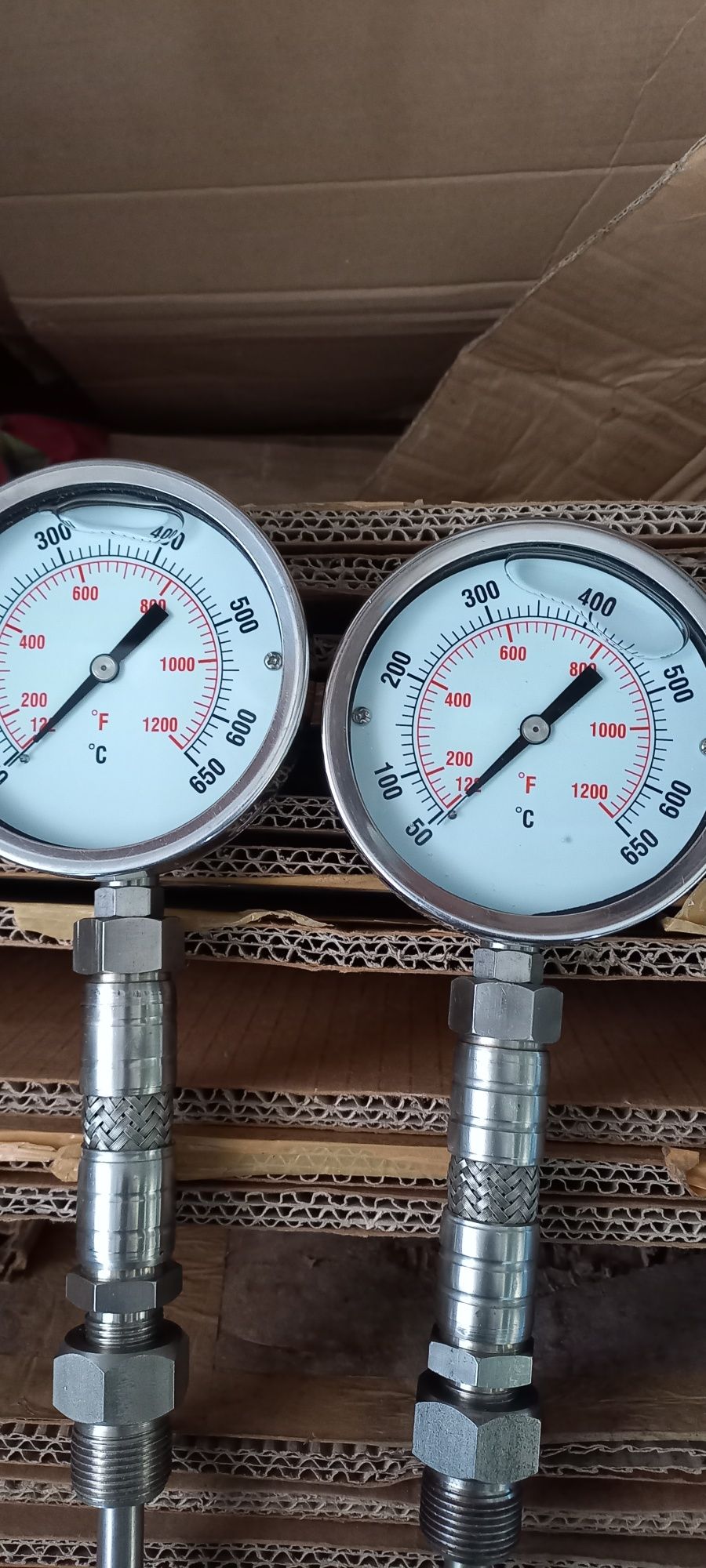 Продам виброустойчивые термометры 0-650градусов.