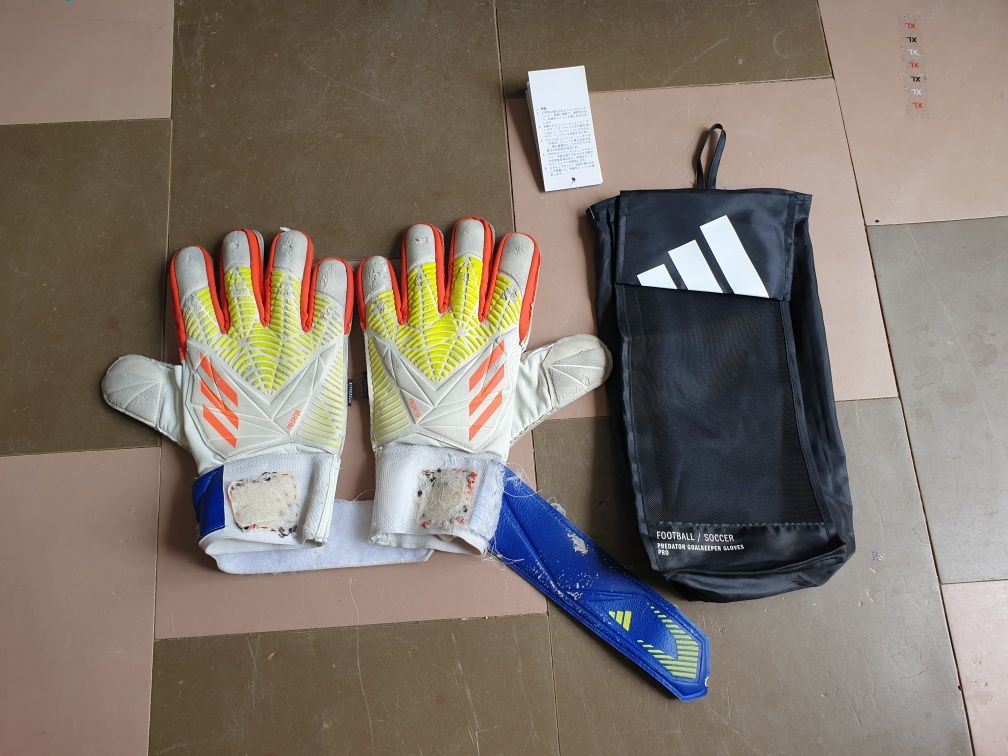 Вратарские перчатки adidas predator 11 размер оригинал