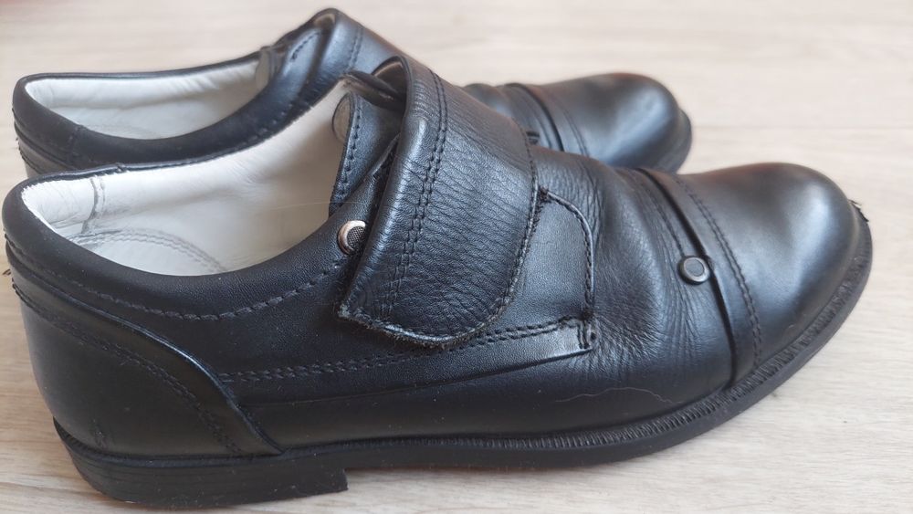 Шкіряні туфлі Bartek розмір 34. Шкільні туфлі для хлопчика. Як нові.