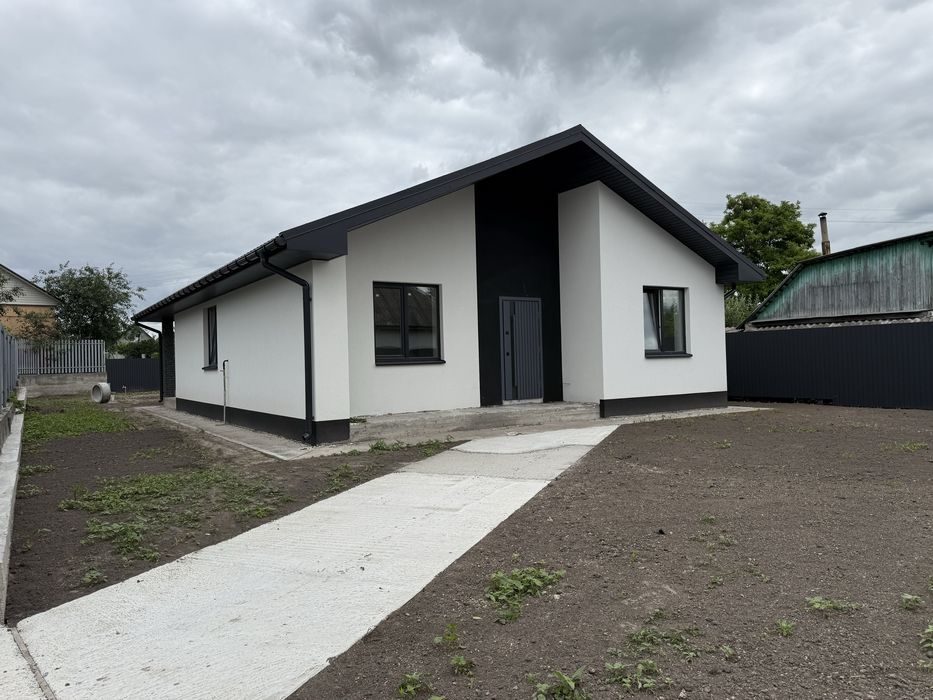 Продаж будинку з газовим опаленням ( 7,5 соток землі)