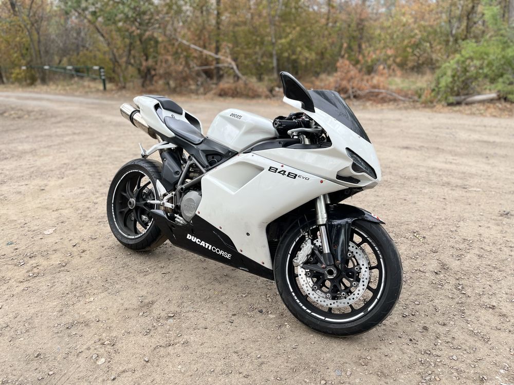 Продам мотоцикл Ducati 848evo