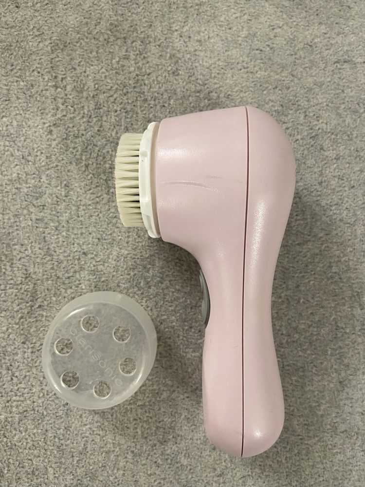 Clarisonic Mia2 + Delicate brush head