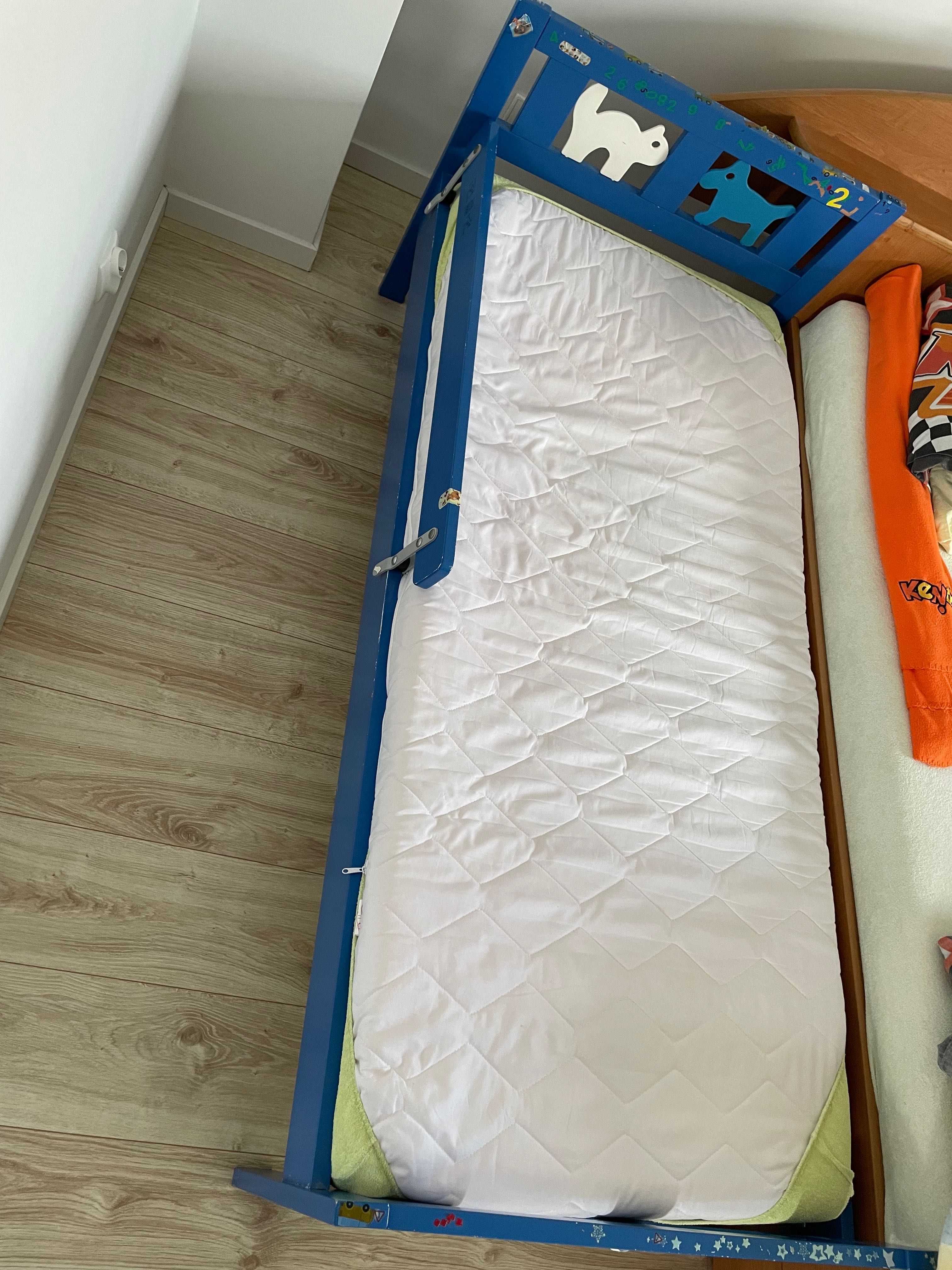 Meble dziecięce IKEA Mamut niebieskie zestaw łóżeczko i szafa
