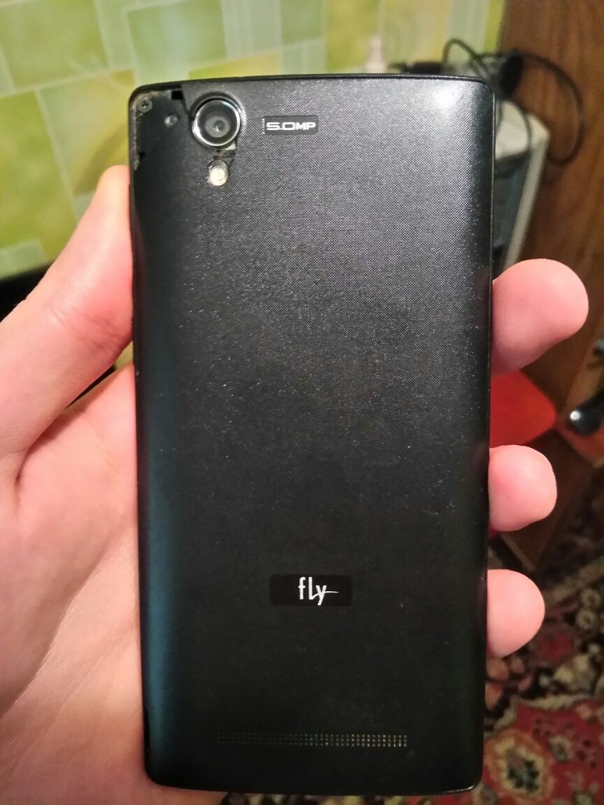 телефон Fly FS 452