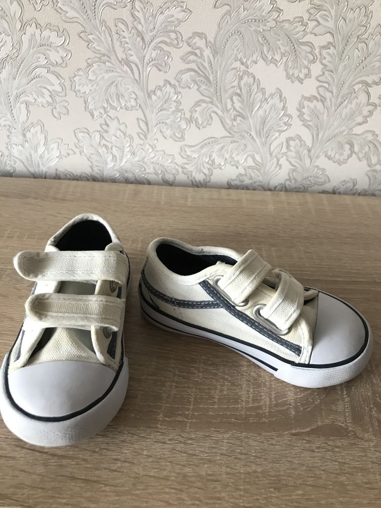 Продам взуття для хлопчика