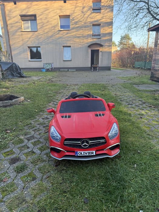 Samochód mercedes na akumulator