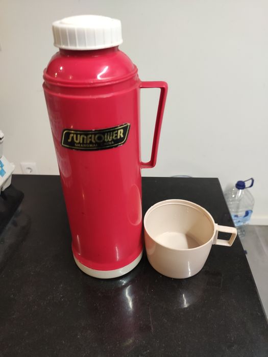 Termo para bebidas quentes e frias