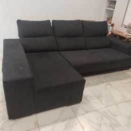 Chaise long lado direito, cor preta em bom estado