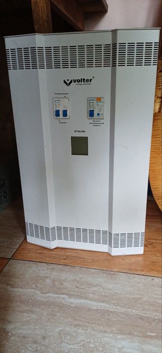 Стабілізатор напруги Volter Etalon-11 безступінчастий