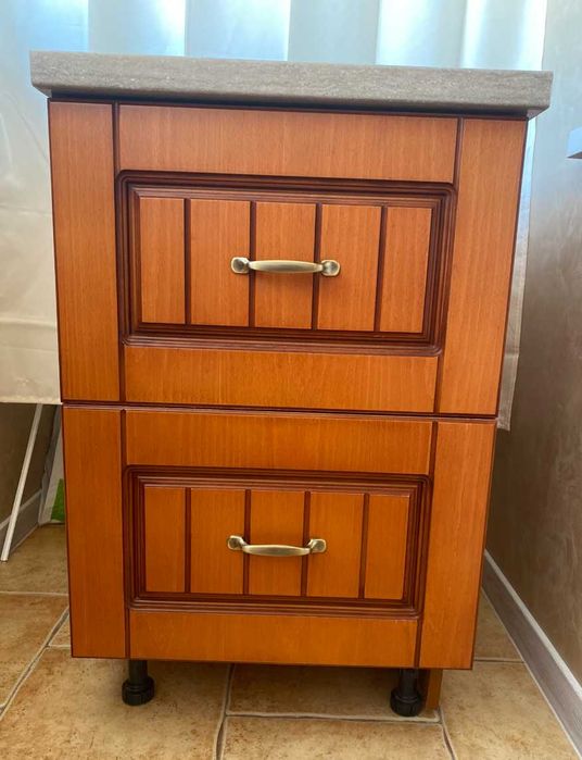 Цену снижено! Продам хорошую тумбу из дерева для кухни / гостиной