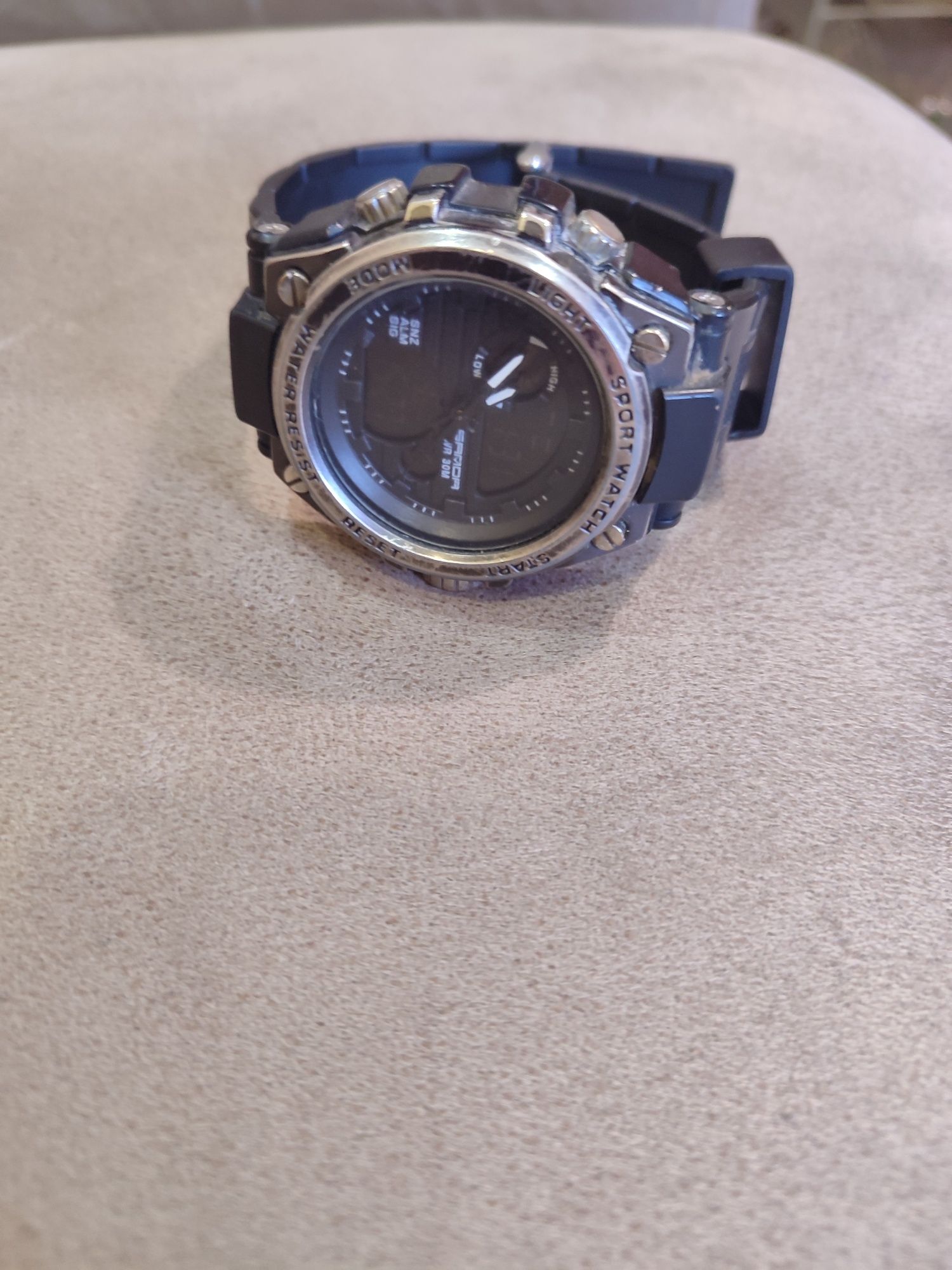 Продається годинник sport watch