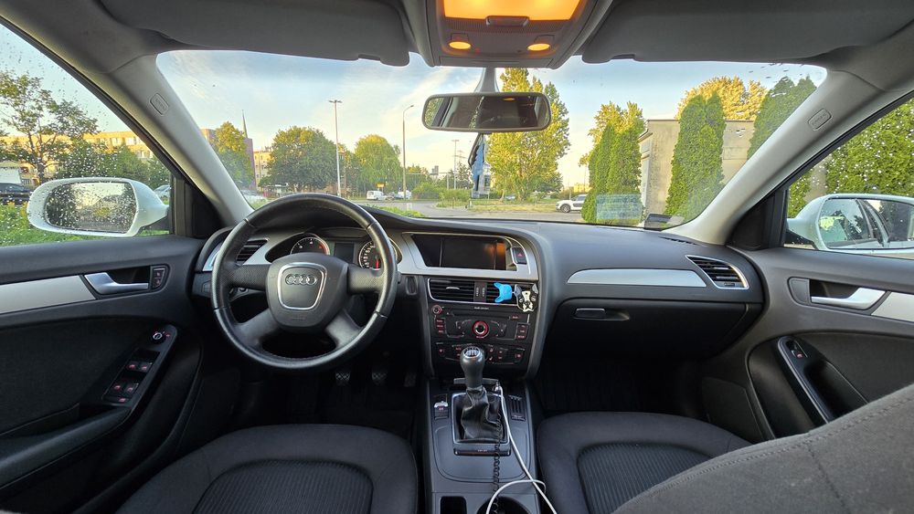 Audi A4 B8 2.0 120KM 2009r