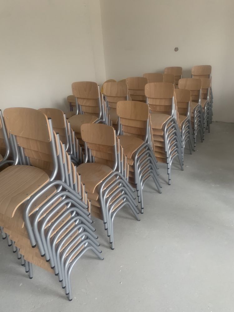 Sprzedam nowe nie używane krzesełka rozmiary 1 i 2