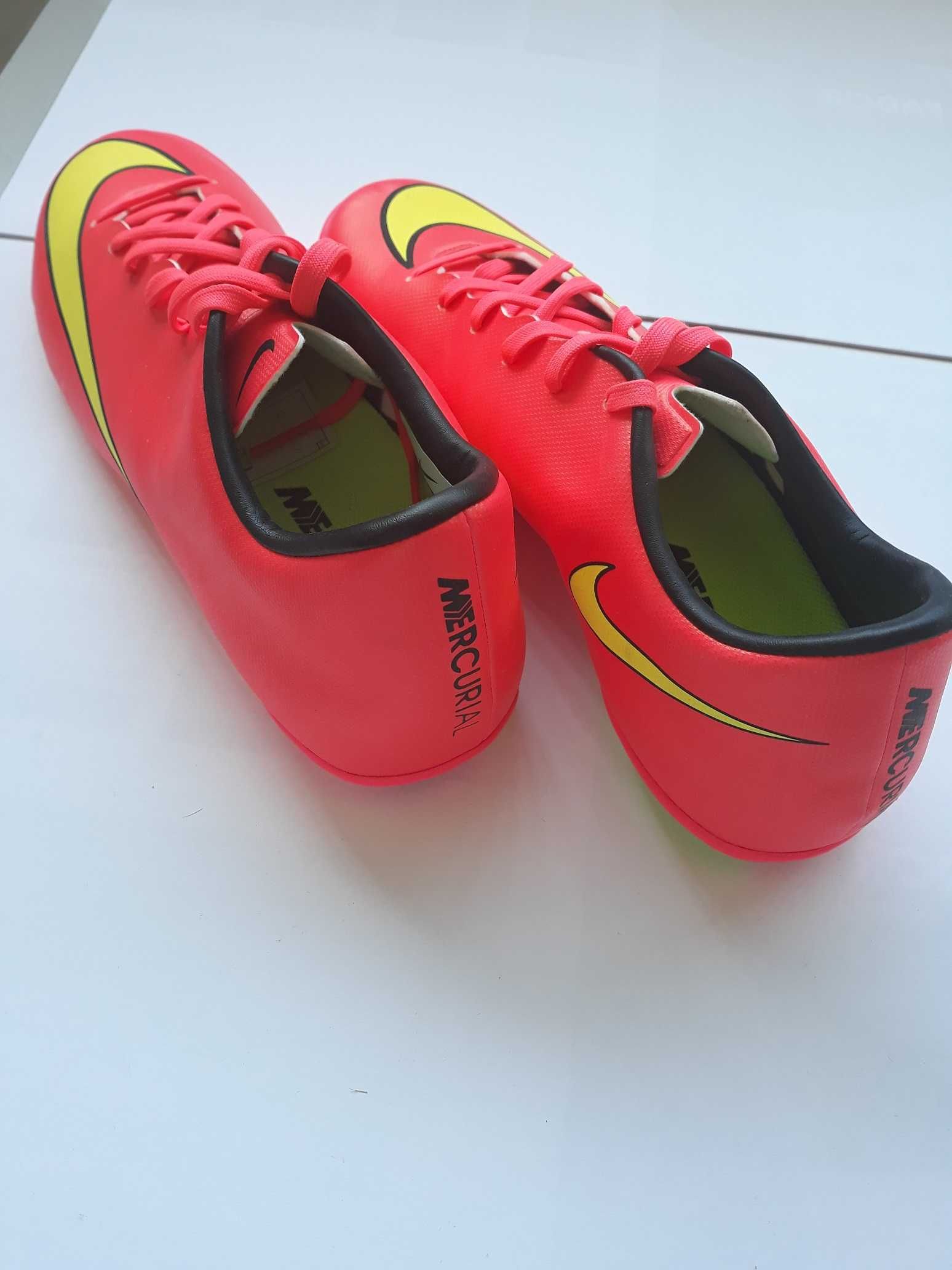 Sapatilhas de Futsal Nike Mercurial Victory n.º 40