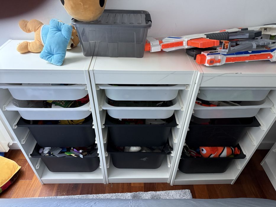 IKEA Regal z pojemnikami dostepne 4 identyczne sztuki