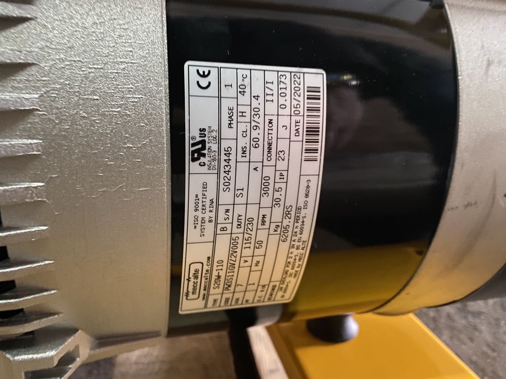 Продам генератор Honda